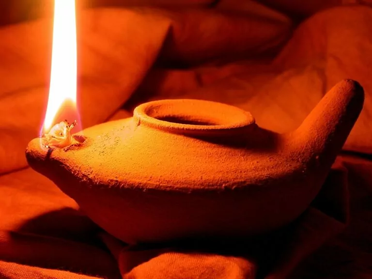 oil lamp 1346754 1280 768x576 1